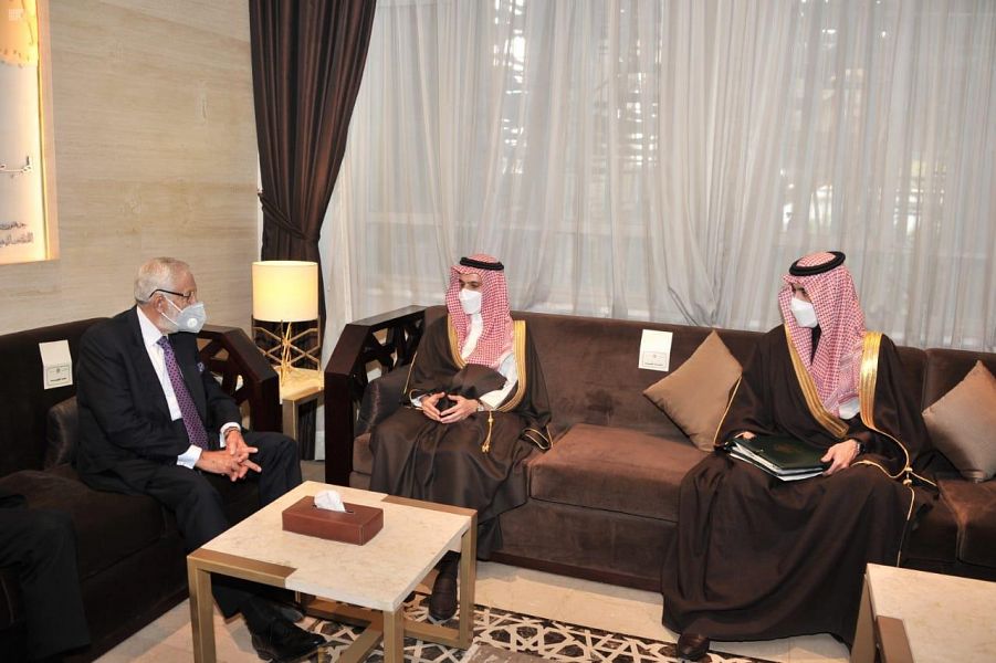 Saudi Arabia’s Minister of Foreign Affairs Prince Faisal bin Farhan meets his Libyan counterpart Mohamed Taher Siala in Cairo on Monday, Feb. 8, 2021. (SPA) Saudi Arabia’s Minister of Foreign Affairs Prince Faisal bin Farhan meets his Libyan counterpart Mohamed Taher Siala in Cairo on Monday, Feb. 8, 2021. (SPA)