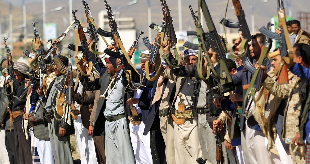 Hundreds of Houthis marched toward Marib from three fronts. (AFP) Hundreds of Houthis marched toward Marib from three fronts. (AFP)