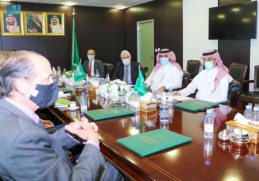UN envoy to Yemen Martin Griffiths and US envoy to Yemen Tim Lenderking meet Saudi Arabia’s ambassador to Yemen Mohammed bin Saeed Al-Jaber in Riyadh. (SPA) UN envoy to Yemen Martin Griffiths and US envoy to Yemen Tim Lenderking meet Saudi Arabia’s ambassador to Yemen Mohammed bin Saeed Al-Jaber in Riyadh. (SPA)