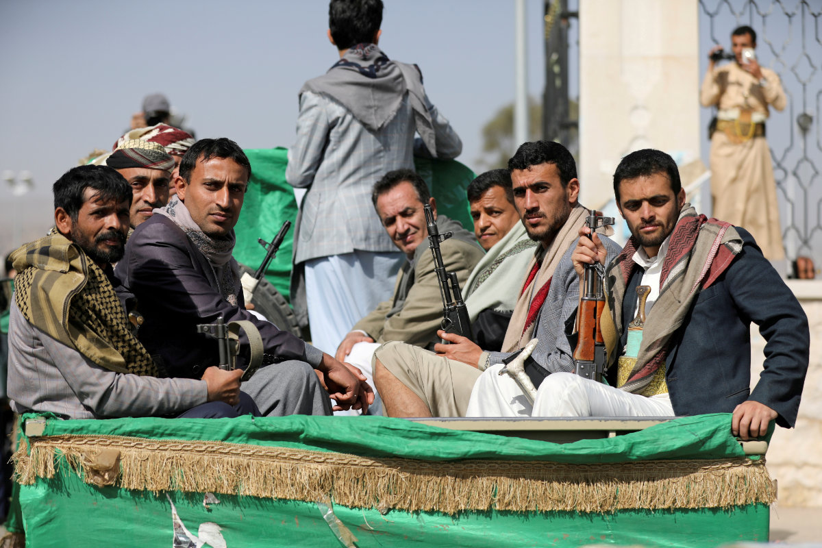 Houthis participate in the funeral in sanaa of their cohorts killed in recent fighting against government forces in Marib province. (Reuters / file photo) Houthis participate in the funeral in sanaa of their cohorts killed in recent fighting against government forces in Marib province. (Reuters / file photo)