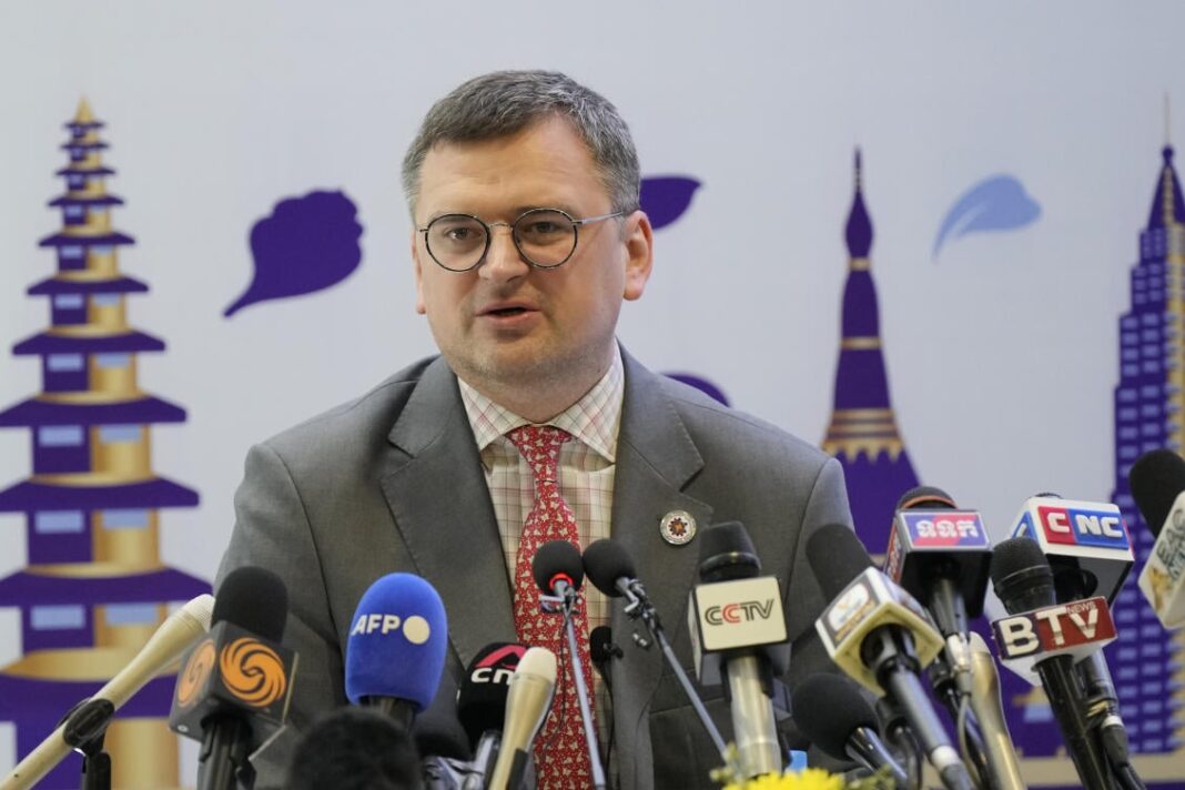 Ukraine FM: Moscow playing 'hunger games' with world