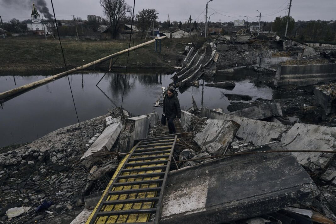 Donetsk battles are 'hell', Ukraine's Zelensky says as Kherson mops up